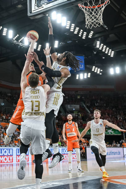 东部的竞争 东部的竞争